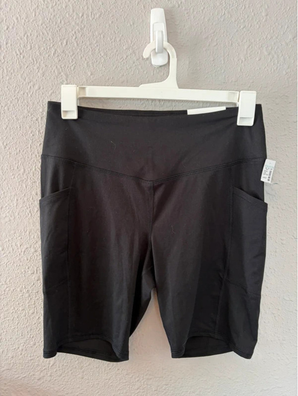 NWT Maurices Luxe Pocket 8in Bike Short size L super high rise. $20 retail